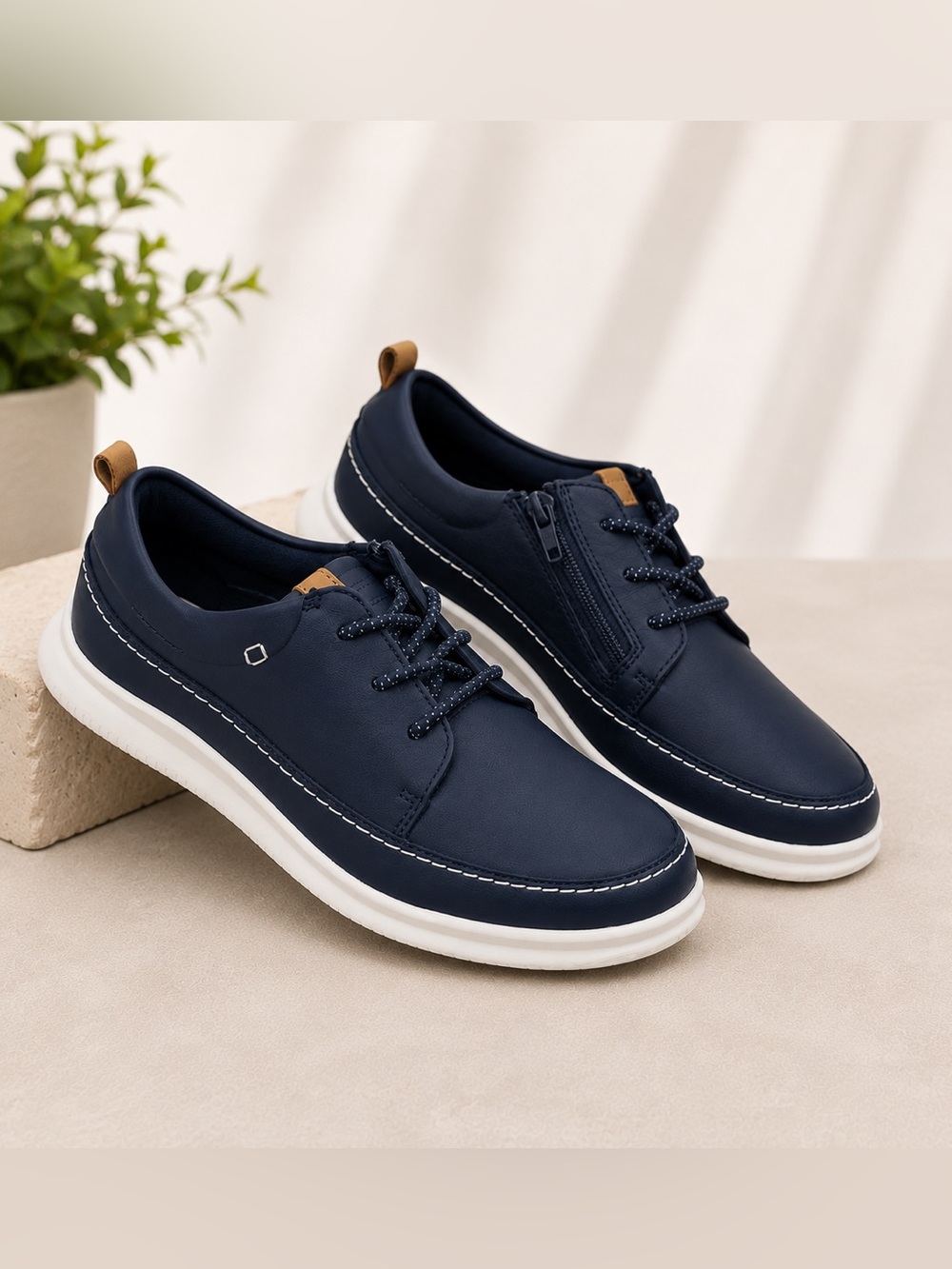 NIB Clarks Cloud Blaze Boys Navy Blue Leather Sneakers Shoes Size 2 1/2